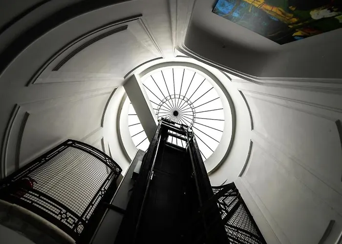 Lush Taksim - Special Category