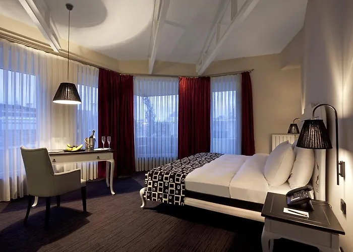 Lush Taksim - Special Category