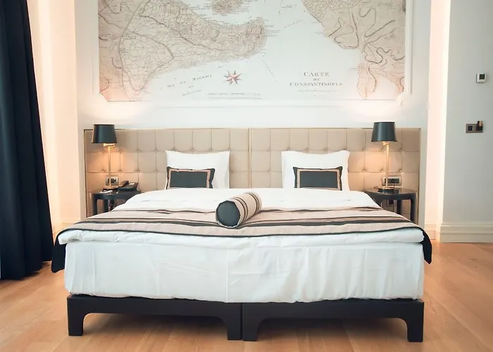 Lush Taksim - Special Category イスタンブール