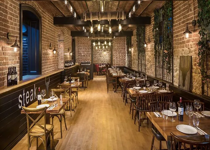 Lush Taksim - Special Category イスタンブール