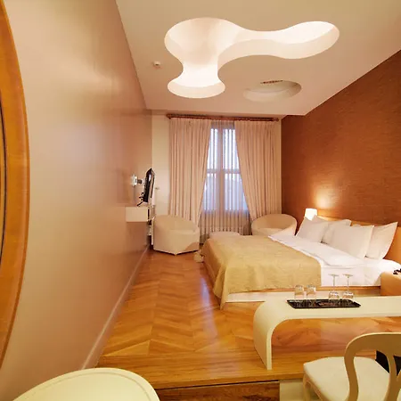 Lush Taksim - Special Category Стамбул