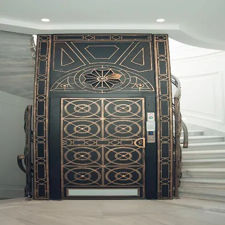 Lush Taksim - Special Category Отель Стамбул