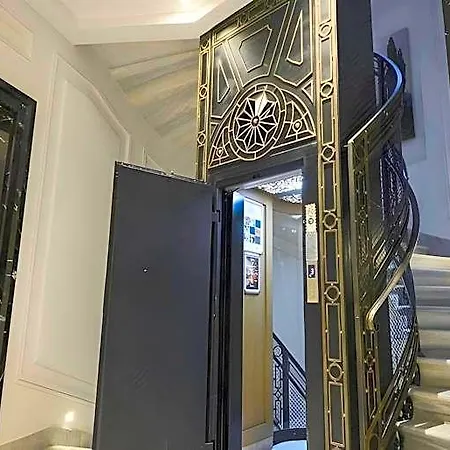 Lush Taksim - Special Category 4*