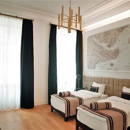 Lush Taksim - Special Category İstanbul